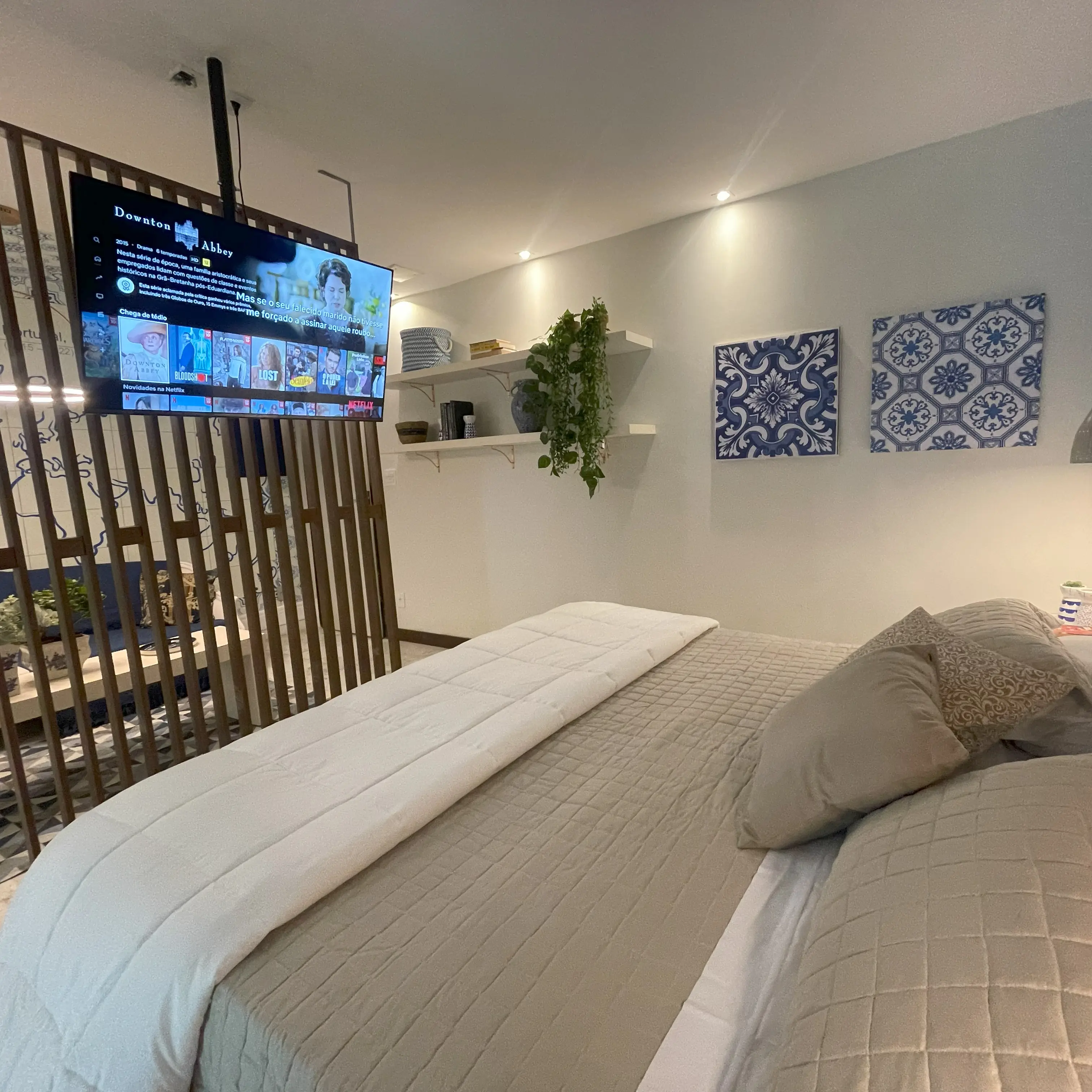 Itacoatiara Suite flat screen TV with streaming.