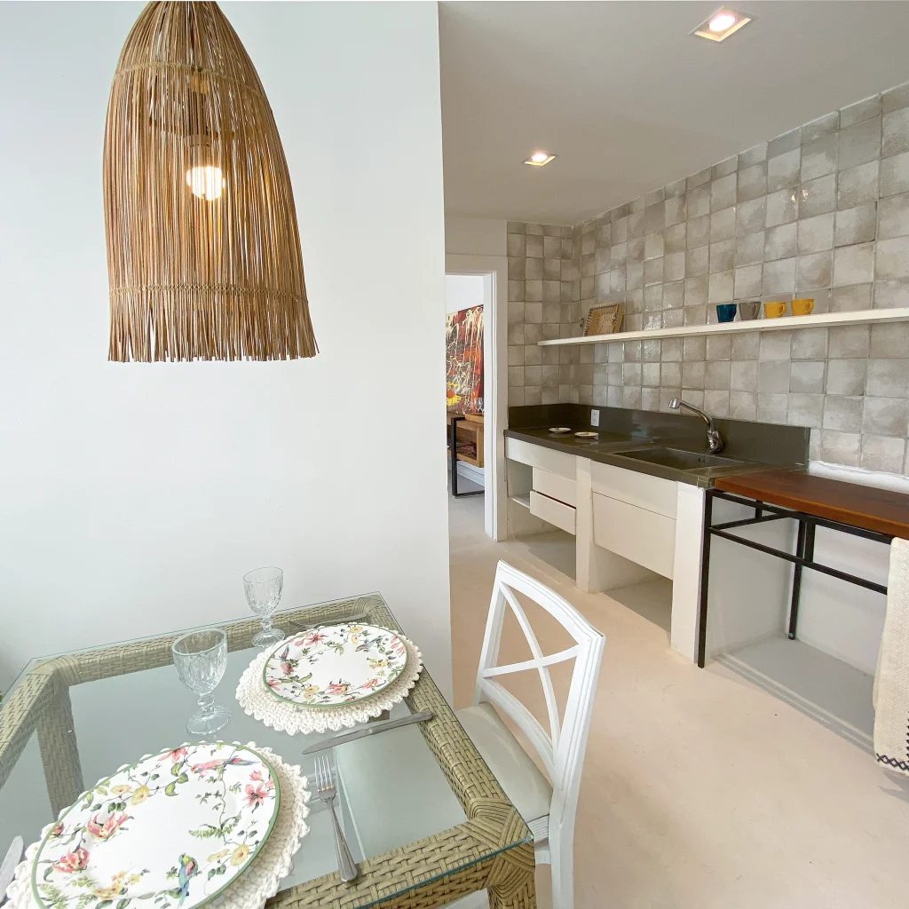 Breakfast and work area of the Rio Holiday Corcovado Suite