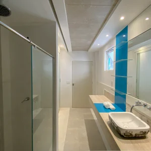 Bathroom of the Rio Holiday Flamengo Suite