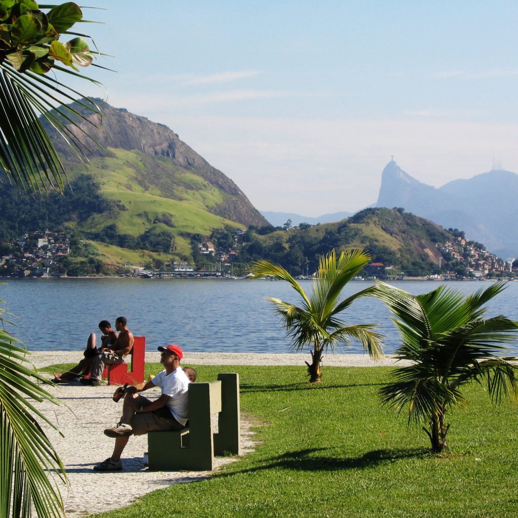 Kite flying on Niteroi Beach